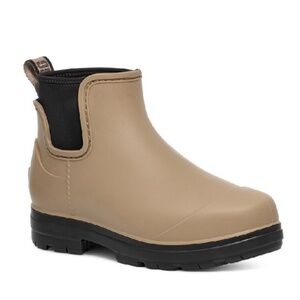 UGG Chelsea Droplet Taupe NIB Sz 8 Waterproof